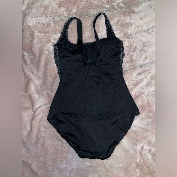 TYR swimsuit, black patterned, size 6 - Picture 2 of 2